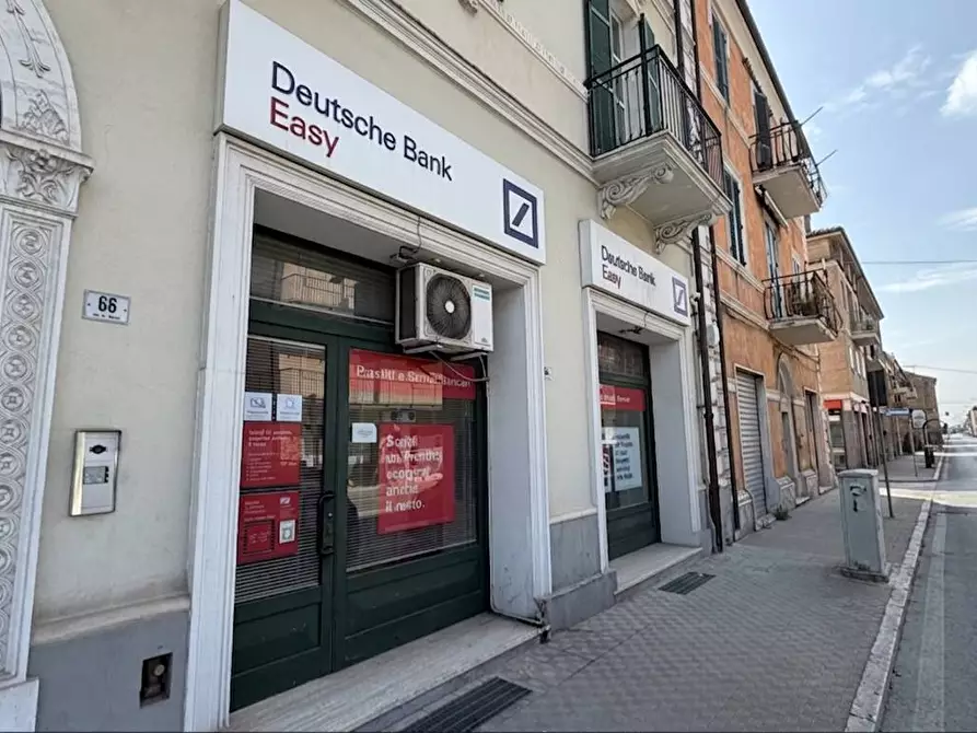 Immagine 1 di Locale commerciale in affitto  in Via Nazario Sauro 62 a San Benedetto Del Tronto