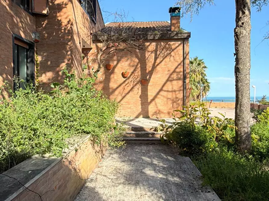 Immagine 28 di Villa in vendita  in Via dei Ligustri 55 a Grottammare