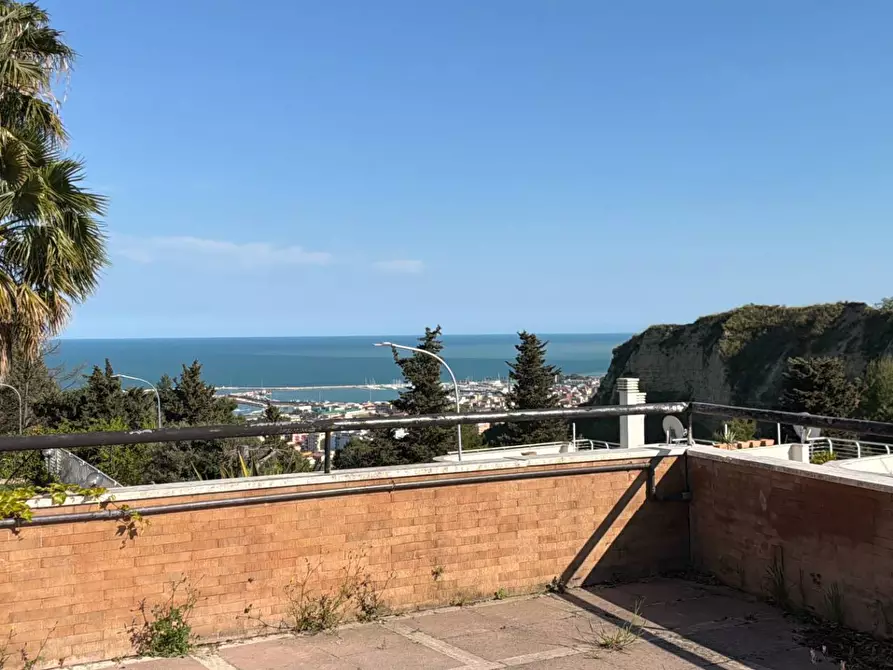 Immagine 5 di Villa in vendita  in Via dei Ligustri 55 a Grottammare