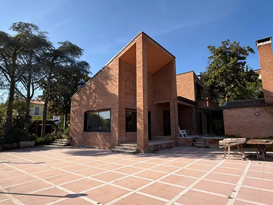 Immagine 1 di Villa in vendita  in Via dei Ligustri 55 a Grottammare