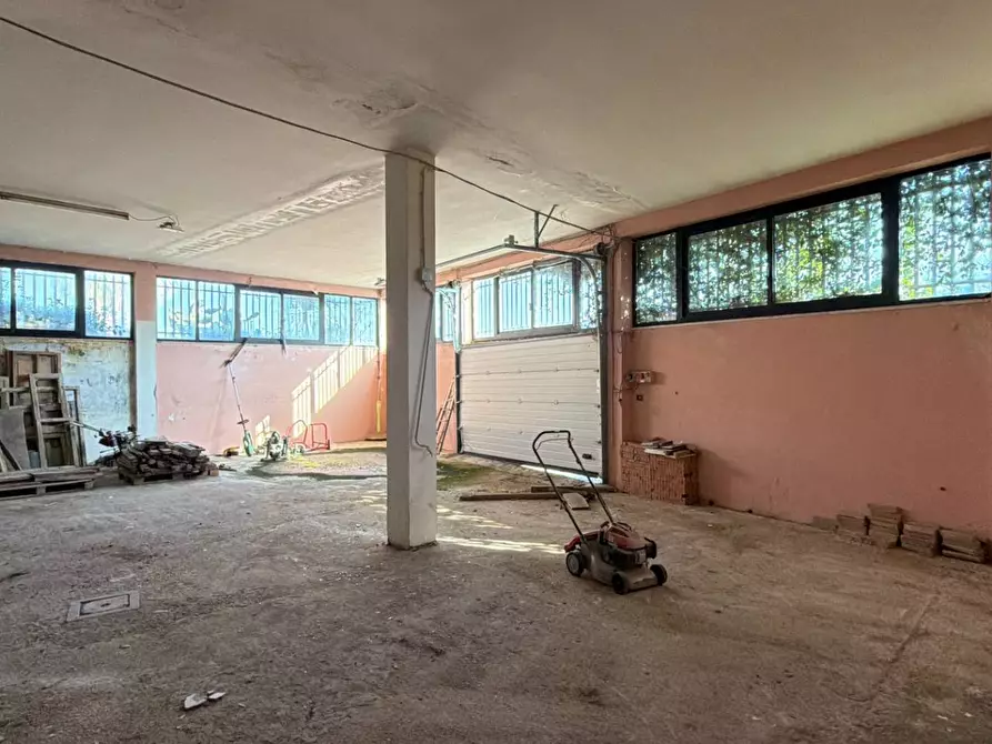 Immagine 41 di Villa in vendita  in Via dei Ligustri 55 a Grottammare