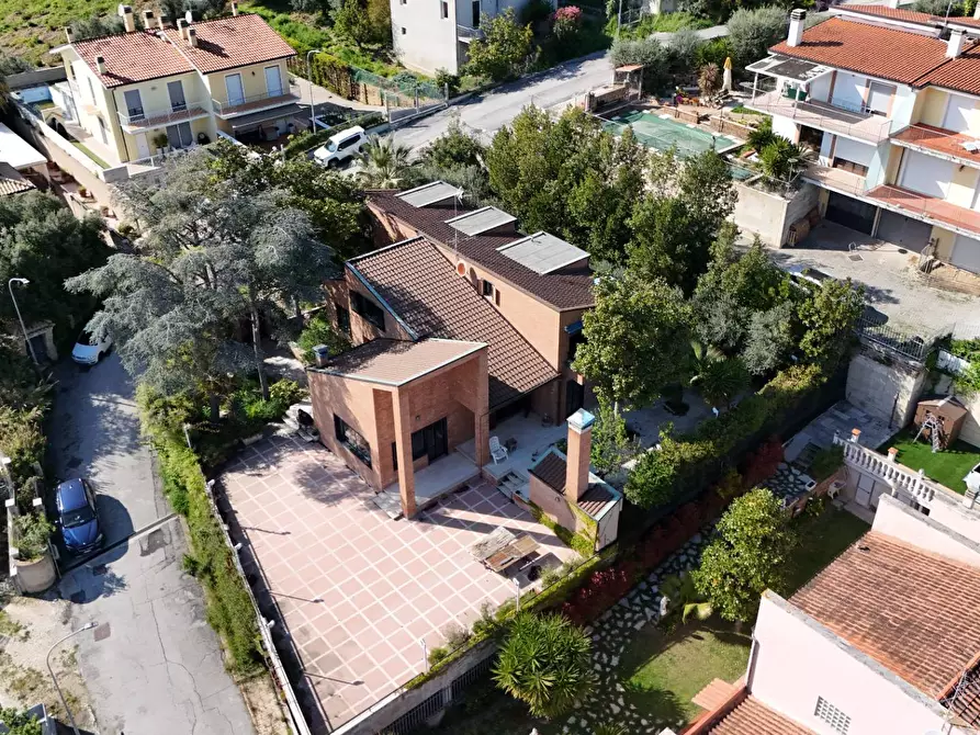 Immagine 49 di Villa in vendita  in Via dei Ligustri 55 a Grottammare