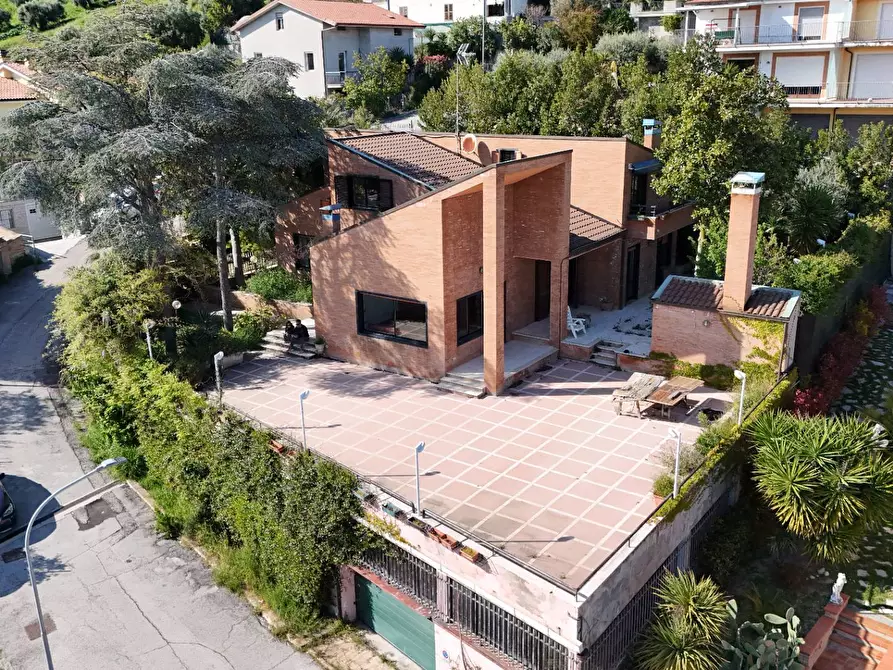 Immagine 47 di Villa in vendita  in Via dei Ligustri 55 a Grottammare
