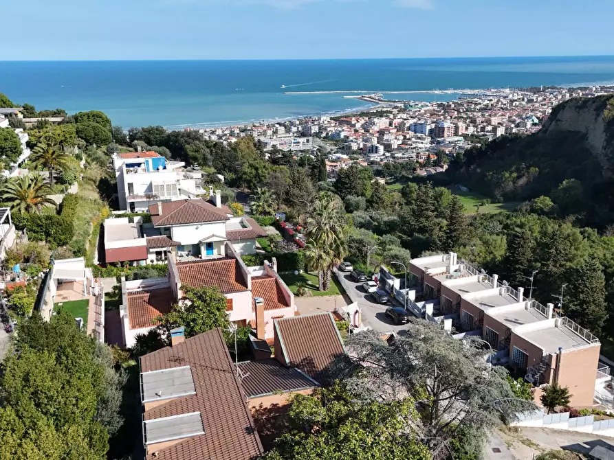 Immagine 6 di Villa in vendita  in Via dei Ligustri 55 a Grottammare