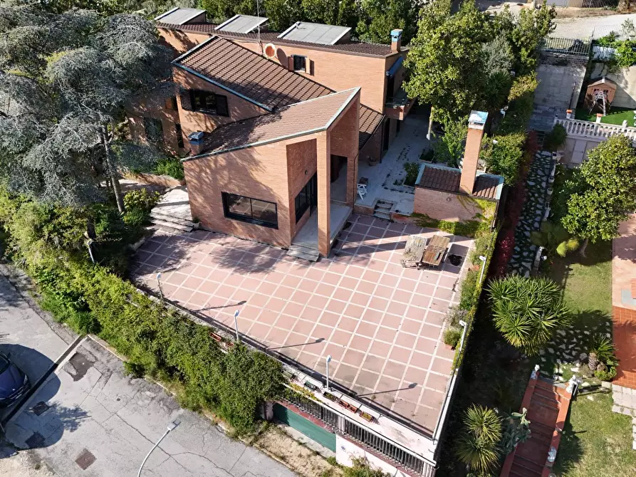 Immagine 55 di Villa in vendita  in Via dei Ligustri 55 a Grottammare