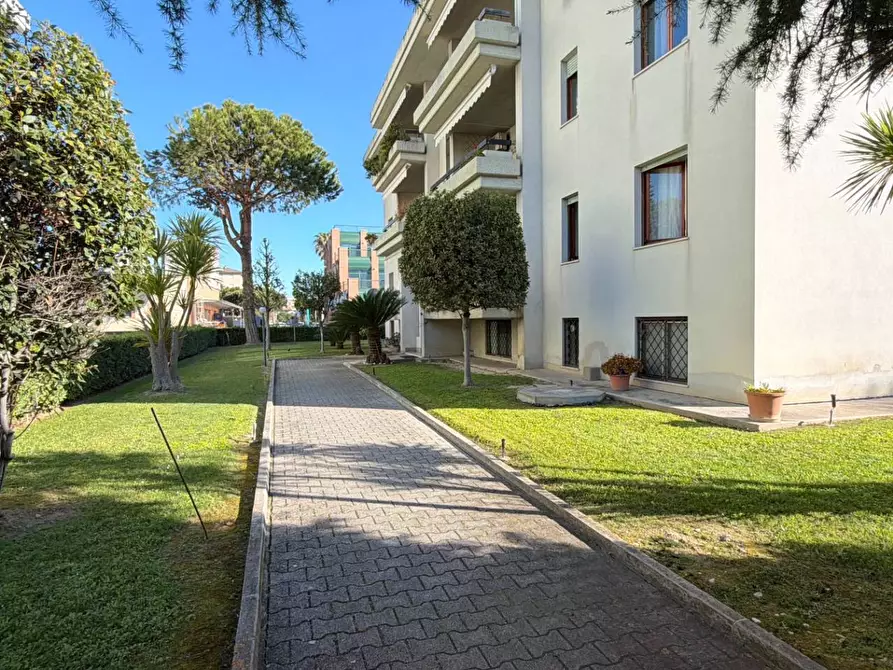 Immagine 33 di Appartamento in vendita  in Via Del Vignola 8 a San Benedetto Del Tronto