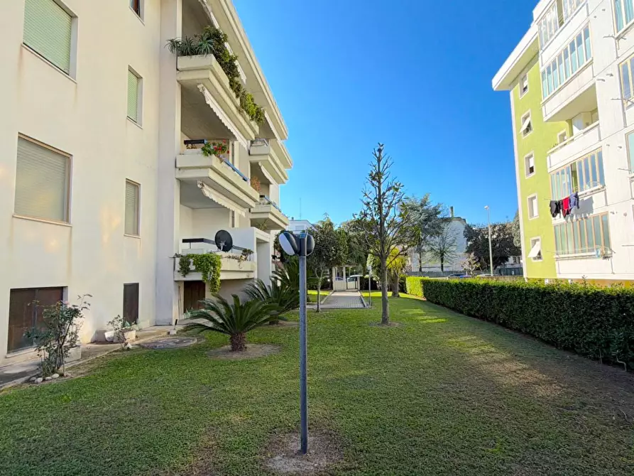Immagine 37 di Appartamento in vendita  in Via Del Vignola 8 a San Benedetto Del Tronto