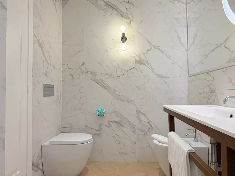 Immagine 17 di Appartamento in vendita  in Viale Marconi 46 a San Benedetto Del Tronto