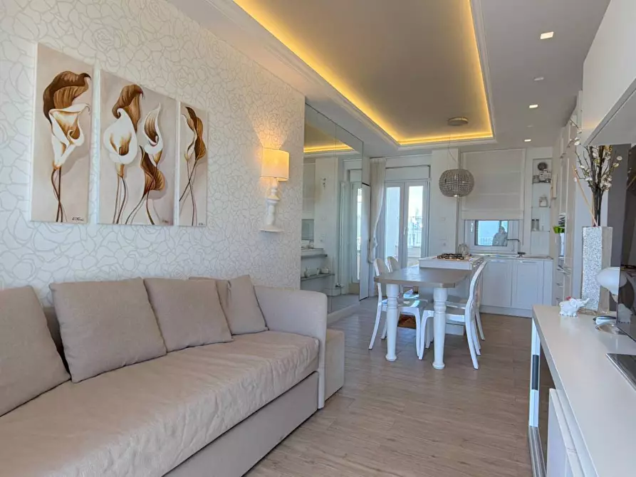 Immagine 6 di Appartamento in vendita  in via Gaetano Donizetti 1 a San Benedetto Del Tronto
