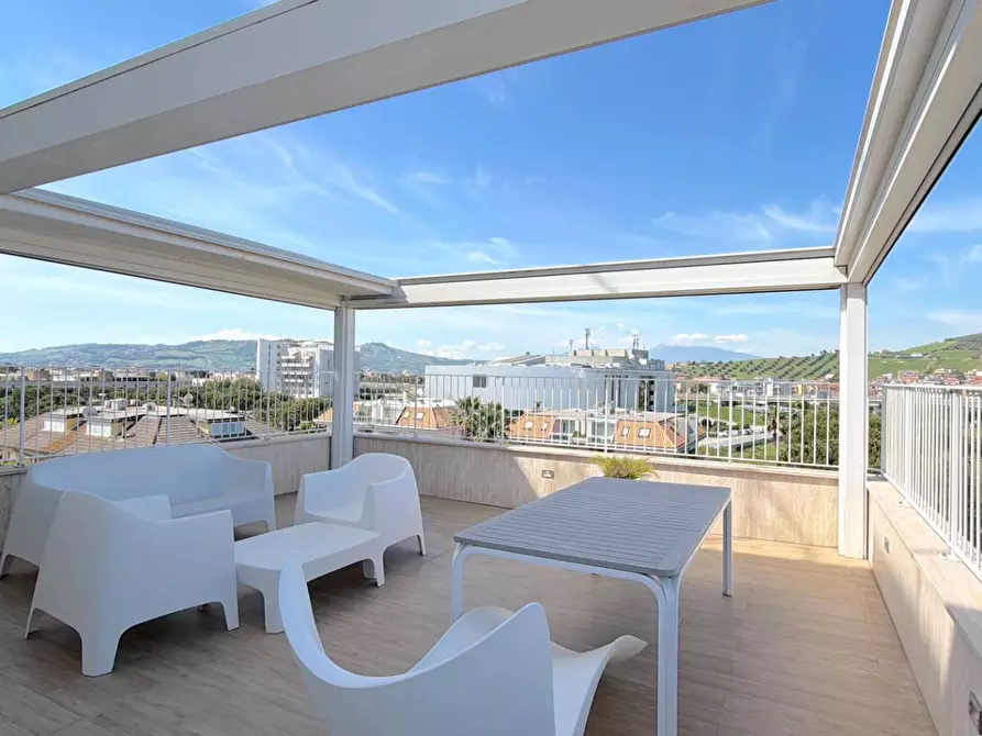 Immagine 17 di Appartamento in vendita  in via Gaetano Donizetti 1 a San Benedetto Del Tronto