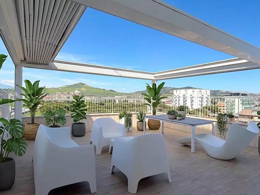 Immagine 3 di Appartamento in vendita  in via Gaetano Donizetti 1 a San Benedetto Del Tronto