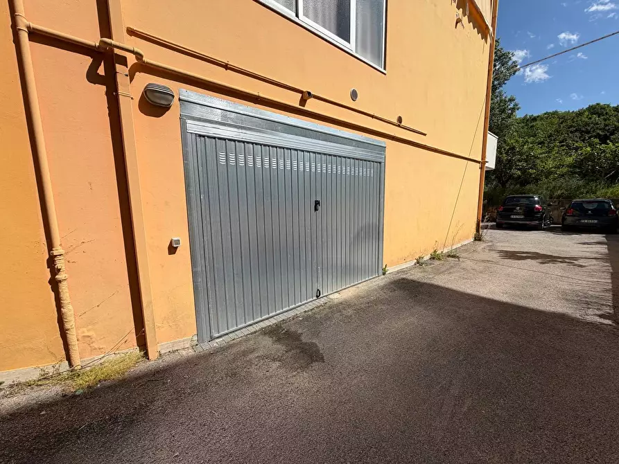 Immagine 1 di Box auto in vendita  in Via Montagna dei Fiori 83 a San Benedetto Del Tronto