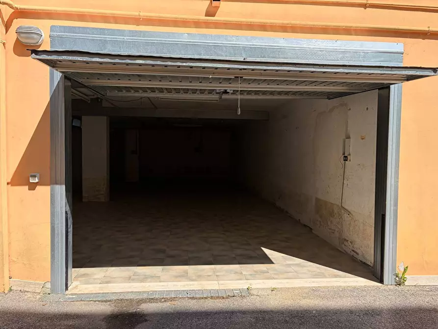 Immagine 2 di Box auto in vendita  in Via Montagna dei Fiori 83 a San Benedetto Del Tronto
