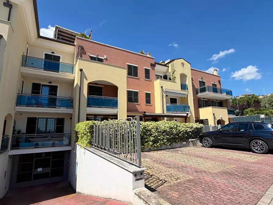Immagine 40 di Appartamento in vendita  in Via Francesco Cilea 143 a Grottammare
