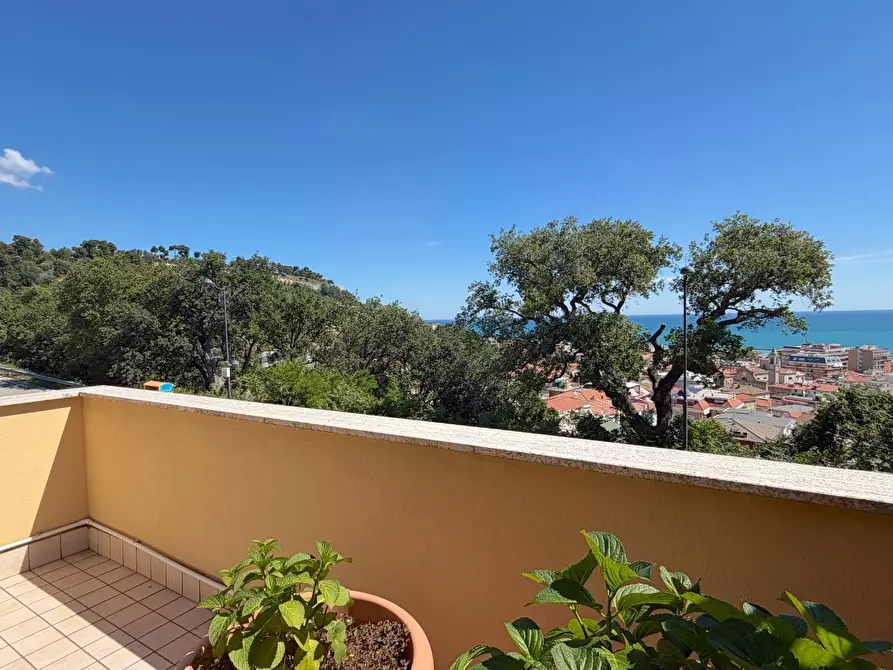 Immagine 47 di Appartamento in vendita  in Via Francesco Cilea 143 a Grottammare