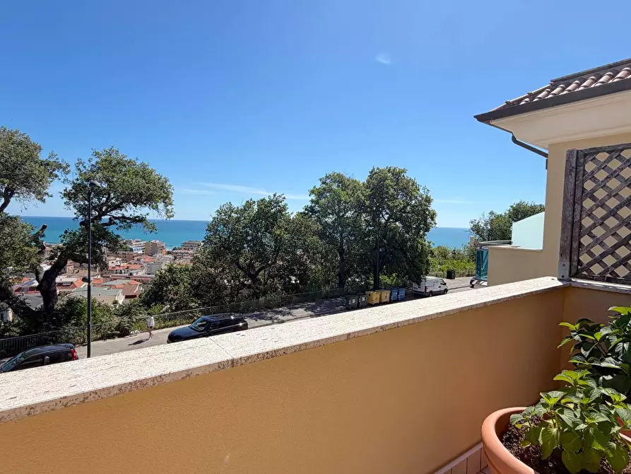 Immagine 48 di Appartamento in vendita  in Via Francesco Cilea 143 a Grottammare
