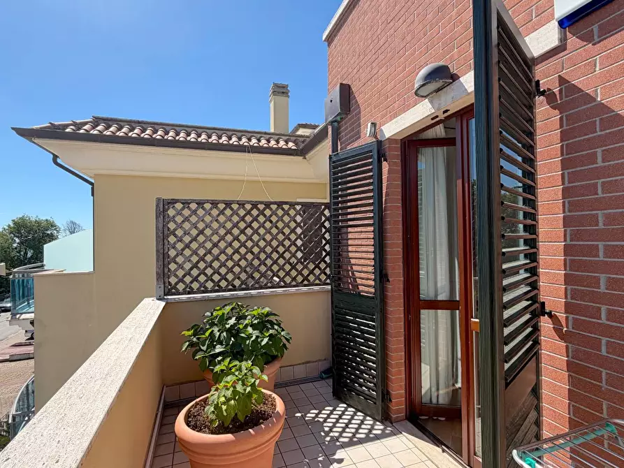 Immagine 49 di Appartamento in vendita  in Via Francesco Cilea 143 a Grottammare