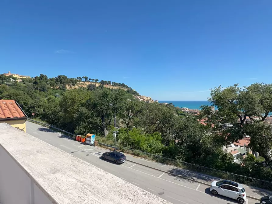 Immagine 55 di Appartamento in vendita  in Via Francesco Cilea 143 a Grottammare