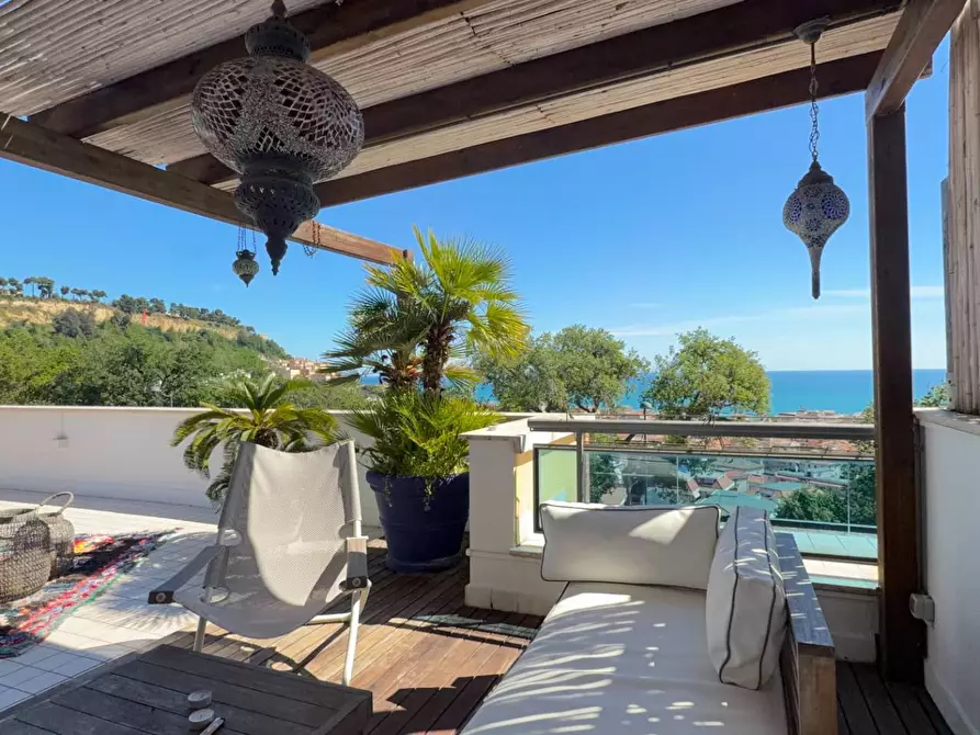 Immagine 22 di Appartamento in vendita  in Via Francesco Cilea 143 a Grottammare