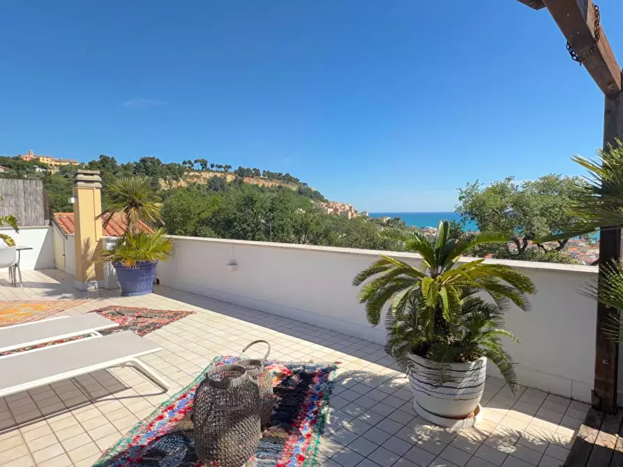 Immagine 23 di Appartamento in vendita  in Via Francesco Cilea 143 a Grottammare