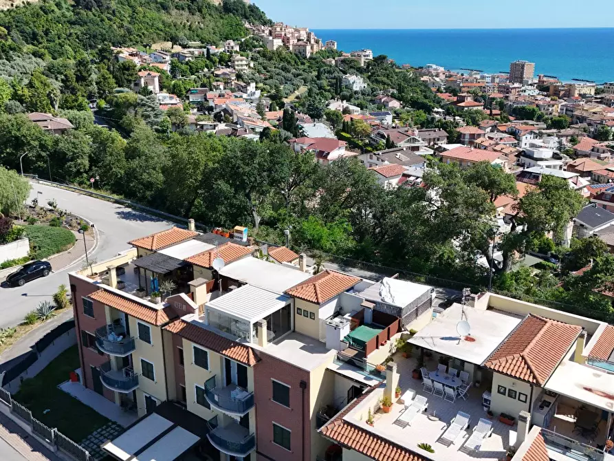 Immagine 78 di Appartamento in vendita  in Via Francesco Cilea 143 a Grottammare