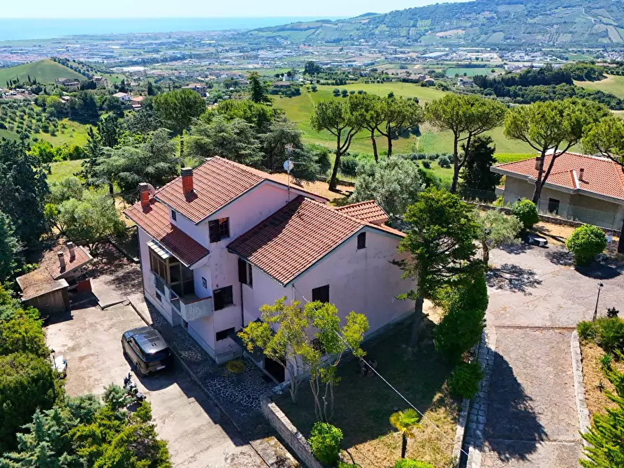 Immagine 43 di Villa in vendita  in Contrada Colle Sant'Angelo 18 a Monteprandone