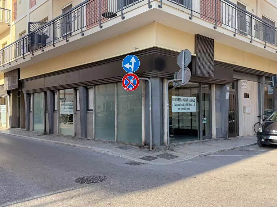 Immagine 4 di Locale commerciale in affitto  in Via San Martino angolo Via Carducci 107 a San Benedetto Del Tronto