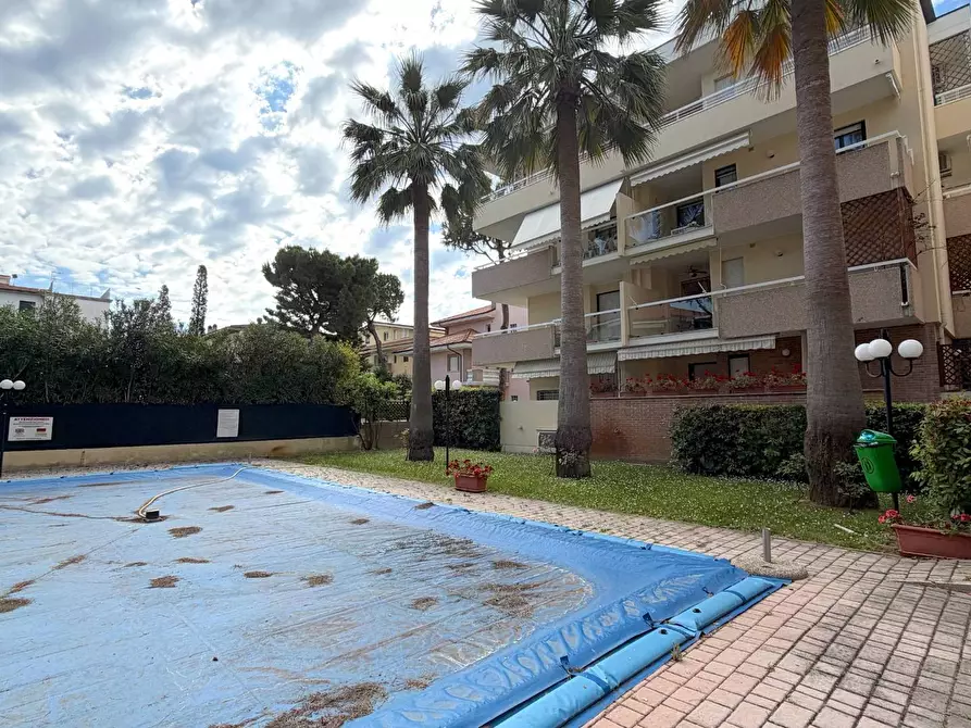 Immagine 30 di Appartamento in vendita  in Via Amerigo Vespucci 8 a Tortoreto