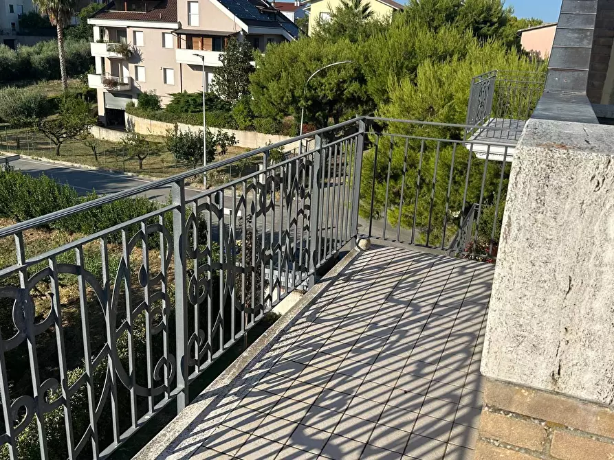 Immagine 15 di Appartamento in vendita  in via Cilea 103 a Grottammare