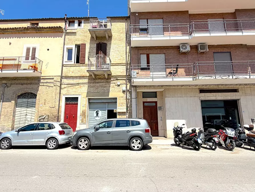 Immagine 12 di Locale commerciale in affitto  in Via Gino Moretti 35 a San Benedetto Del Tronto