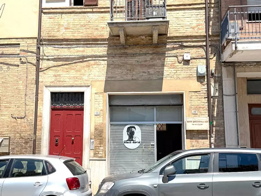 Immagine 13 di Locale commerciale in affitto  in Via Gino Moretti 35 a San Benedetto Del Tronto