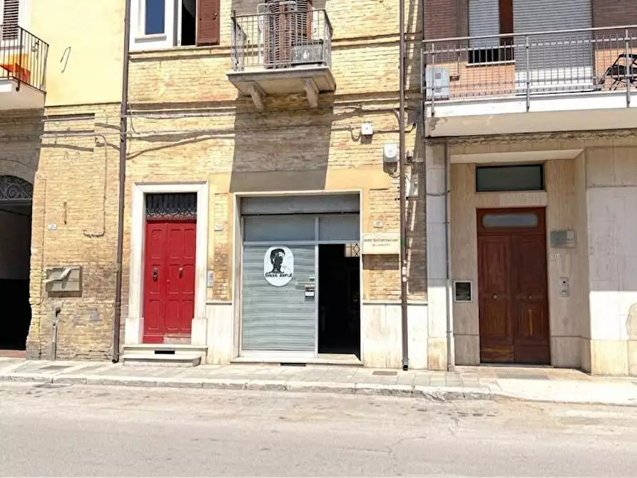 Immagine 1 di Locale commerciale in affitto  in Via Gino Moretti 35 a San Benedetto Del Tronto