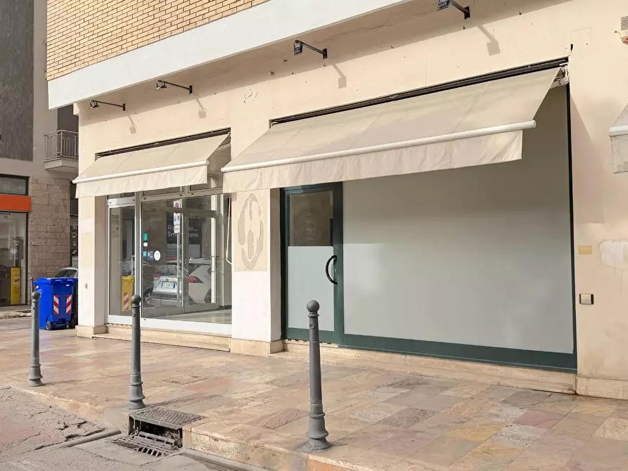 Immagine 3 di Locale commerciale in affitto  in Viale De Gasperi 82 a San Benedetto Del Tronto