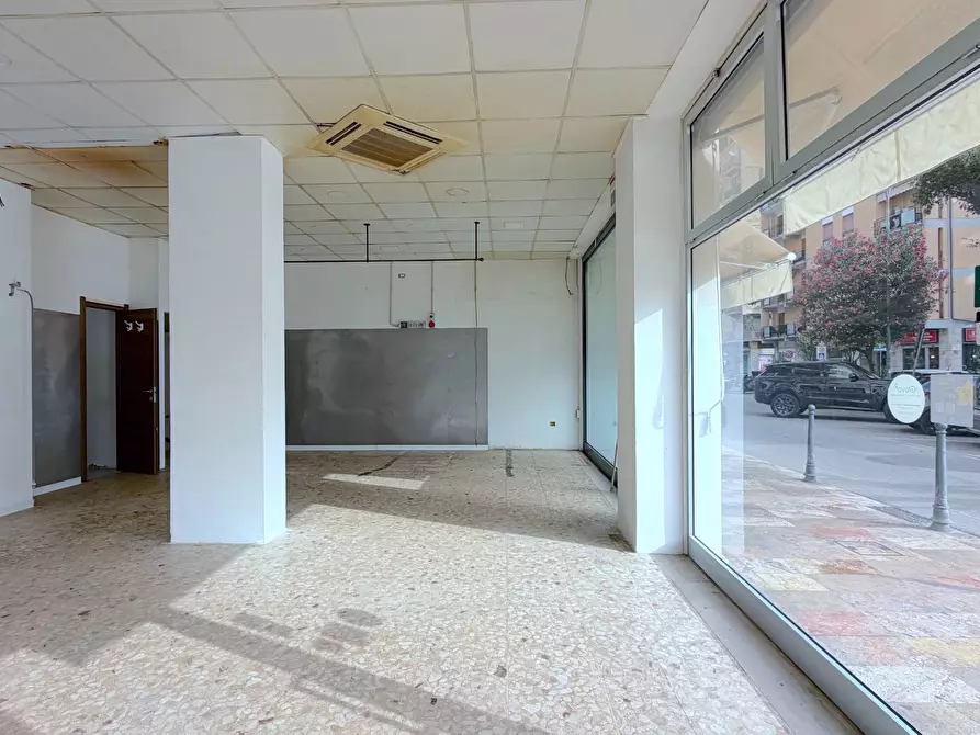 Immagine 5 di Locale commerciale in affitto  in Viale De Gasperi 82 a San Benedetto Del Tronto
