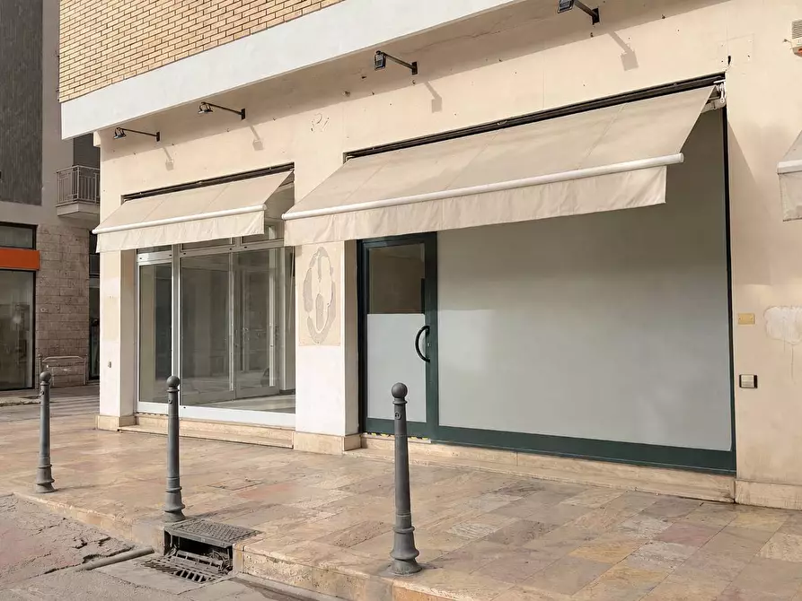 Immagine 6 di Locale commerciale in affitto  in Viale De Gasperi 82 a San Benedetto Del Tronto