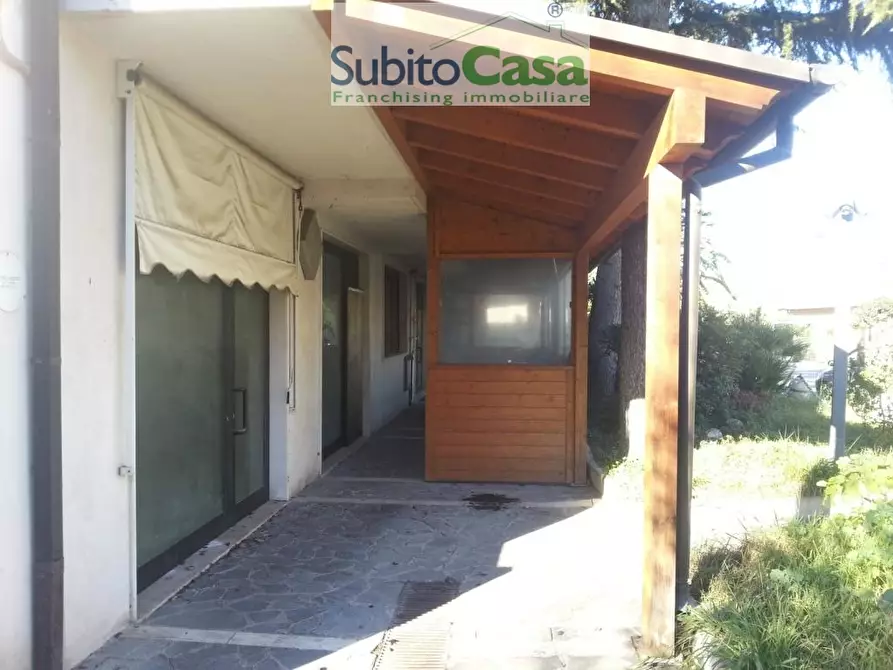 Immagine 3 di Magazzino in affitto  in Via Penne a Chieti