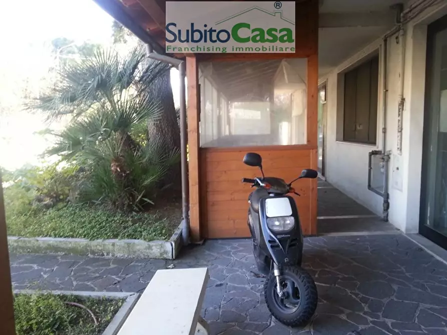 Immagine 5 di Magazzino in affitto  in Via Penne a Chieti