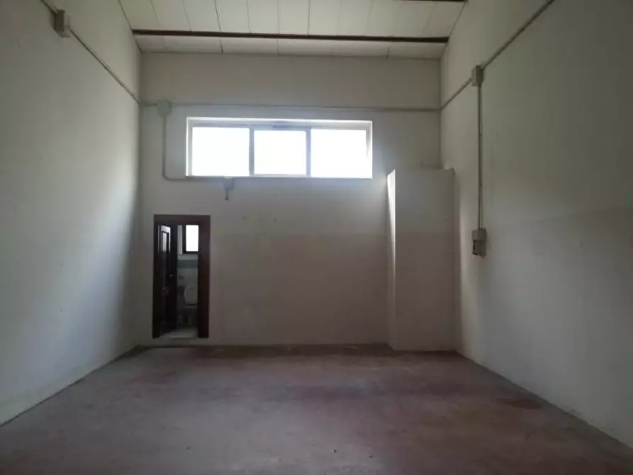 Immagine 9 di Capannone industriale in affitto  in Via Penne 53 a Chieti