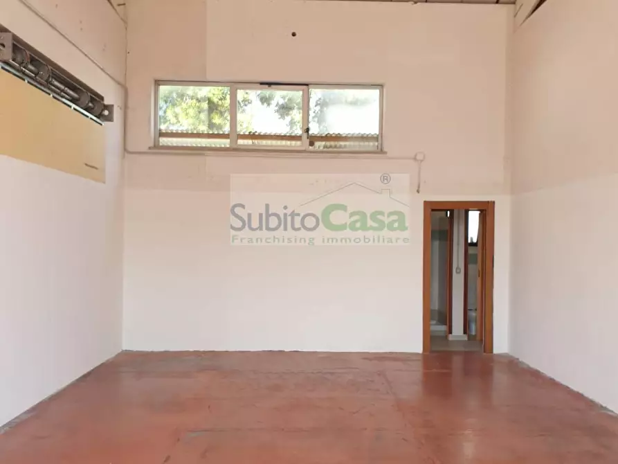 Immagine 3 di Capannone industriale in affitto  in Via Penne 53 a Chieti