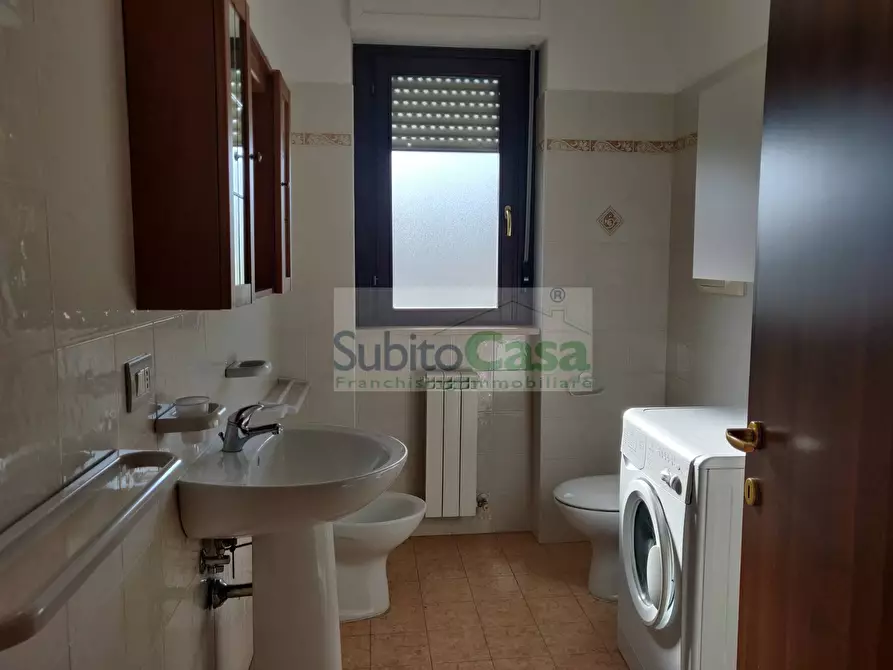 Immagine 10 di Appartamento in affitto  in Via Gissi a Chieti