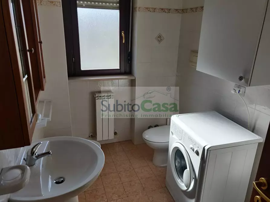 Immagine 11 di Appartamento in affitto  in Via Gissi a Chieti