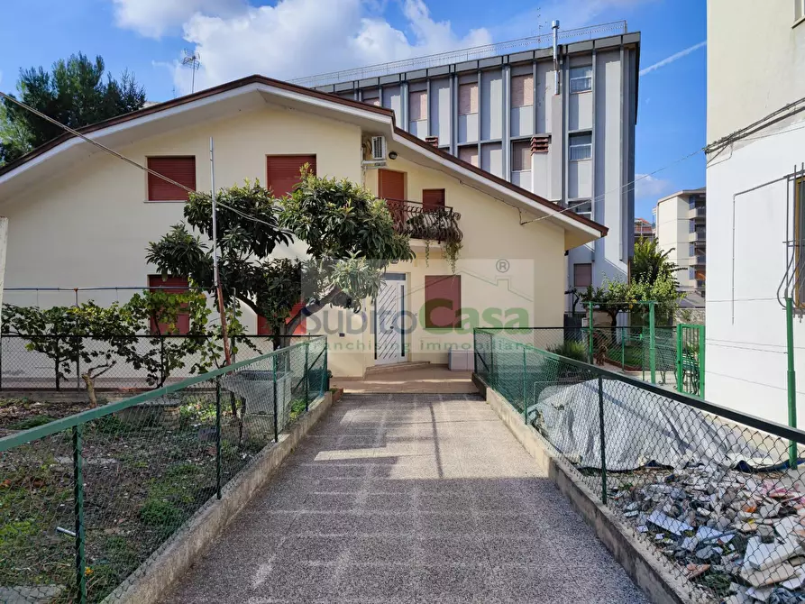Immagine 23 di Casa semindipendente in affitto  in Via Scanno 64 a Chieti