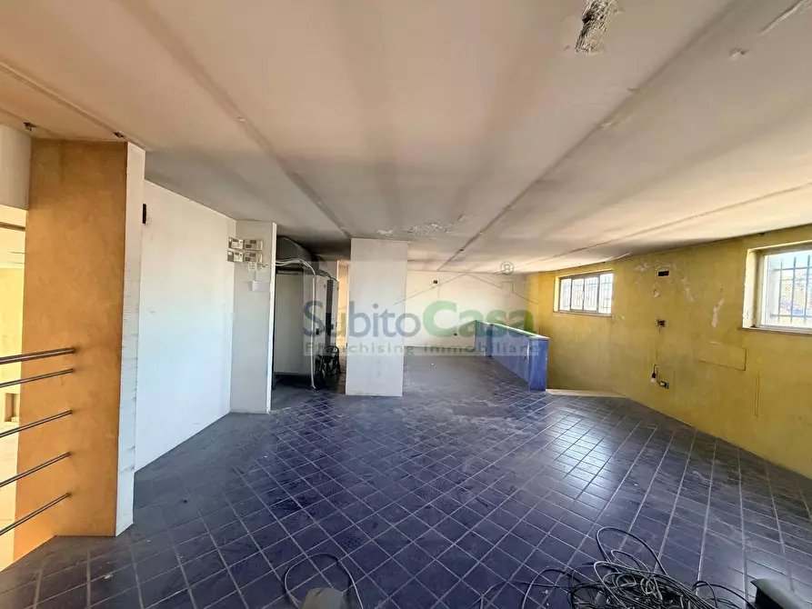 Immagine 9 di Locale commerciale in affitto  in Via B.Croce 57 a Chieti