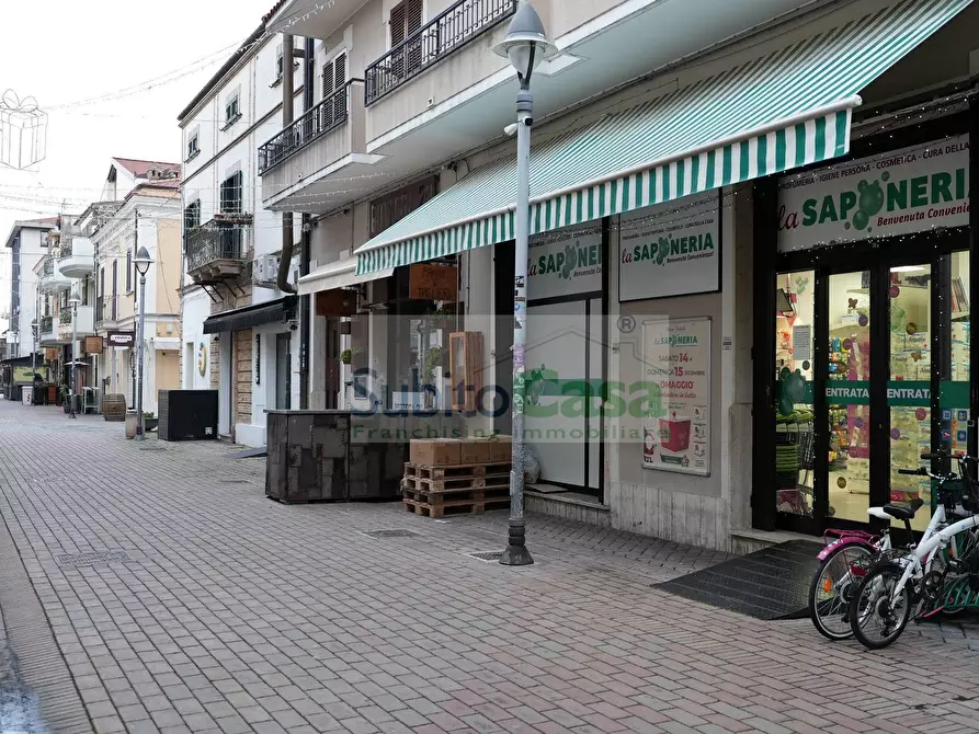Immagine 3 di Attività commerciale in vendita  in Via Dei Latini a Roseto Degli Abruzzi