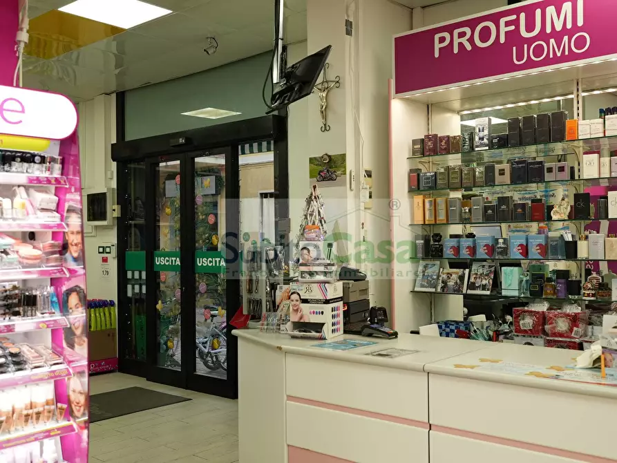 Immagine 6 di Attività commerciale in vendita  in Via Dei Latini a Roseto Degli Abruzzi