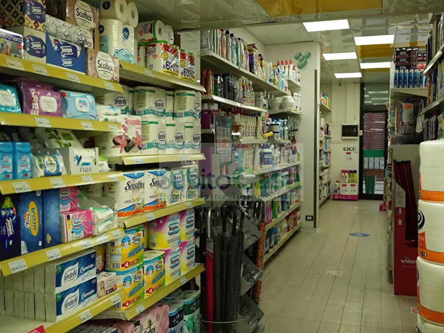 Immagine 13 di Attività commerciale in vendita  in Via Dei Latini a Roseto Degli Abruzzi