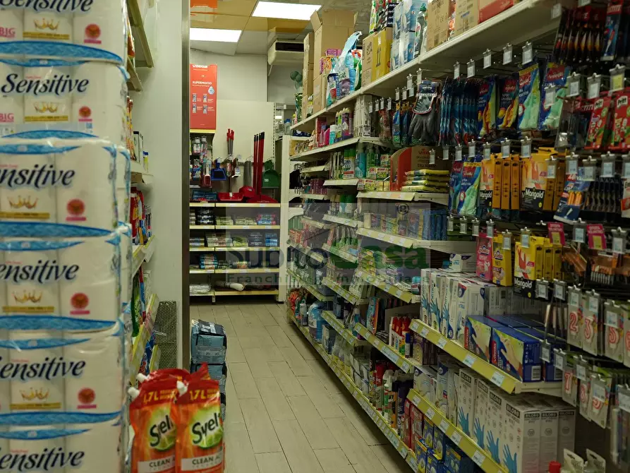 Immagine 14 di Attività commerciale in vendita  in Via Dei Latini a Roseto Degli Abruzzi