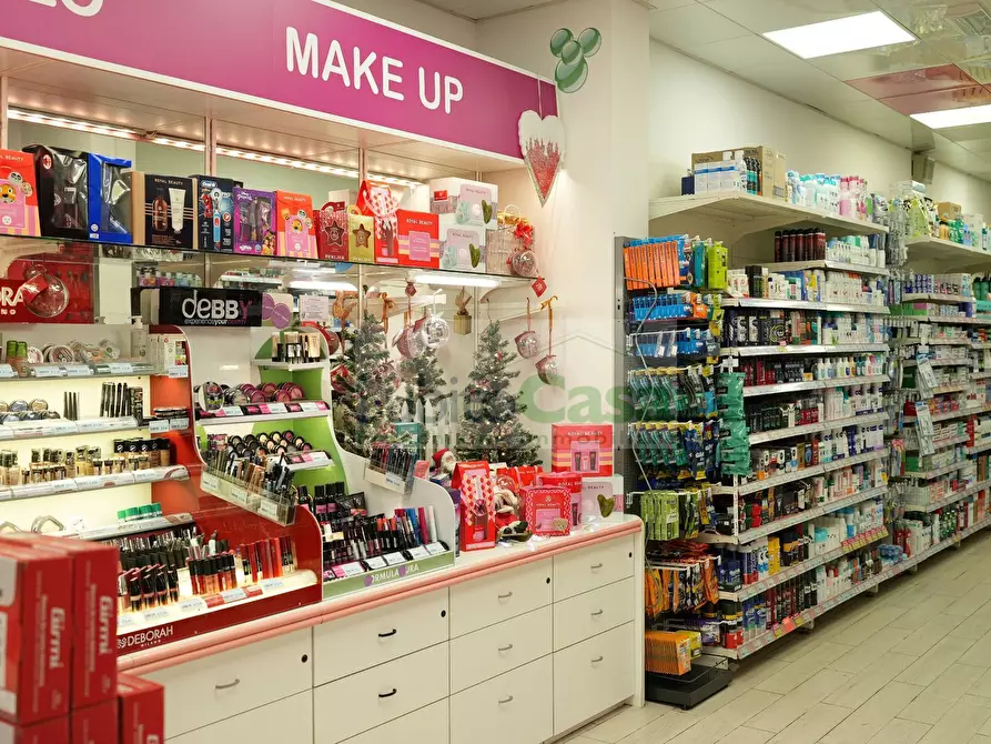 Immagine 8 di Attività commerciale in vendita  in Via Dei Latini a Roseto Degli Abruzzi