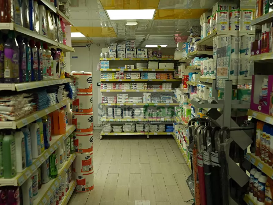 Immagine 16 di Attività commerciale in vendita  in Via Dei Latini a Roseto Degli Abruzzi