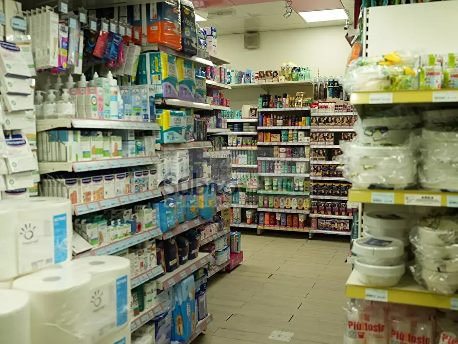 Immagine 17 di Attività commerciale in vendita  in Via Dei Latini a Roseto Degli Abruzzi